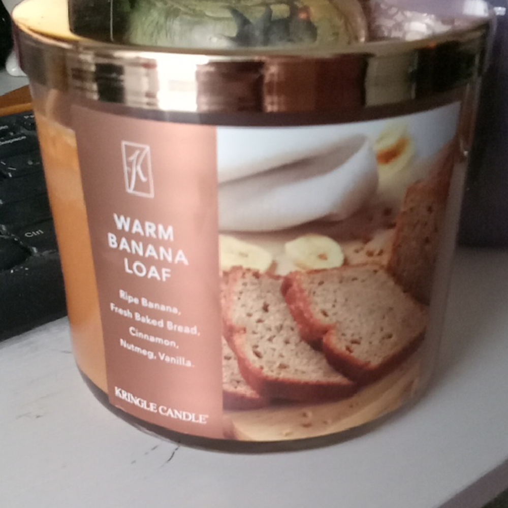Warm Banana Loaf Scented Candle - Brown